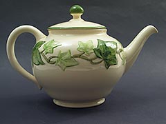Vintage Franciscan IVY Tea Pot Teapot, with USA backstamp