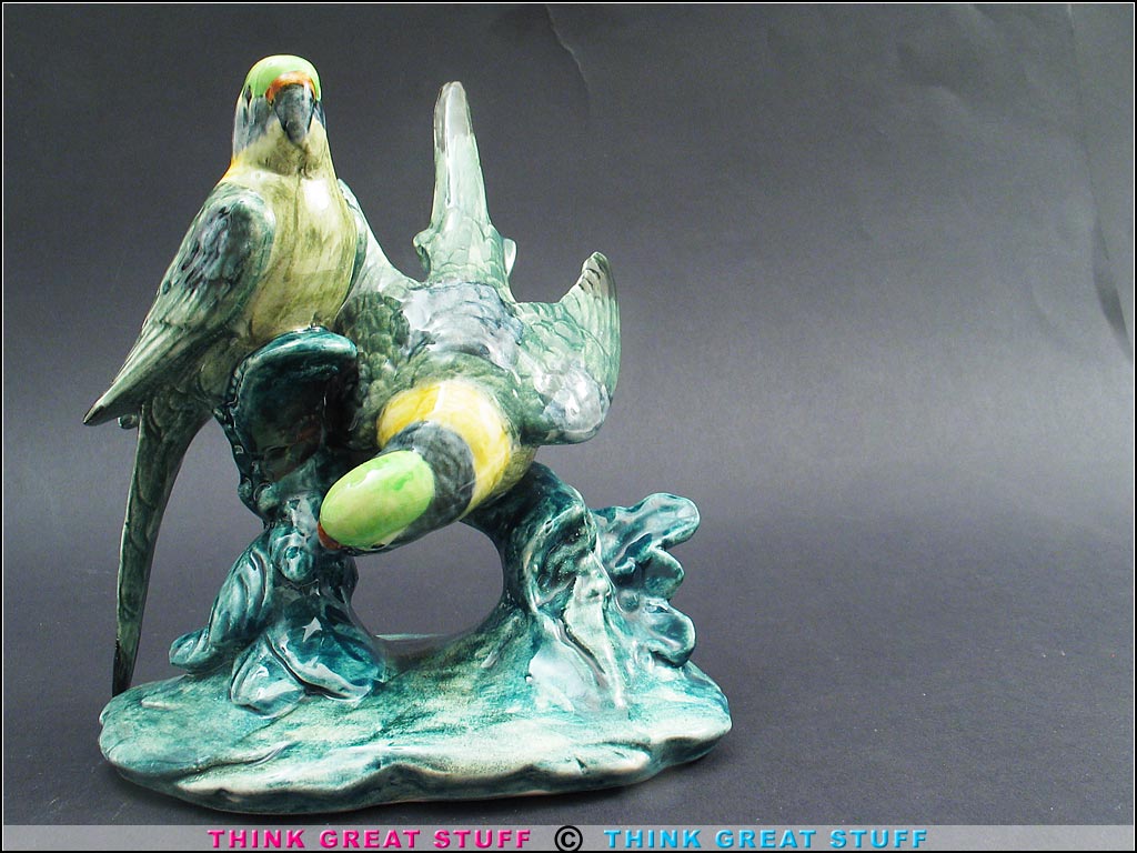 Photo 100_2262 Product photo #100_2262 of SKU 21001082 (STANGL Double Parakeets #3582D Bird Figurine)