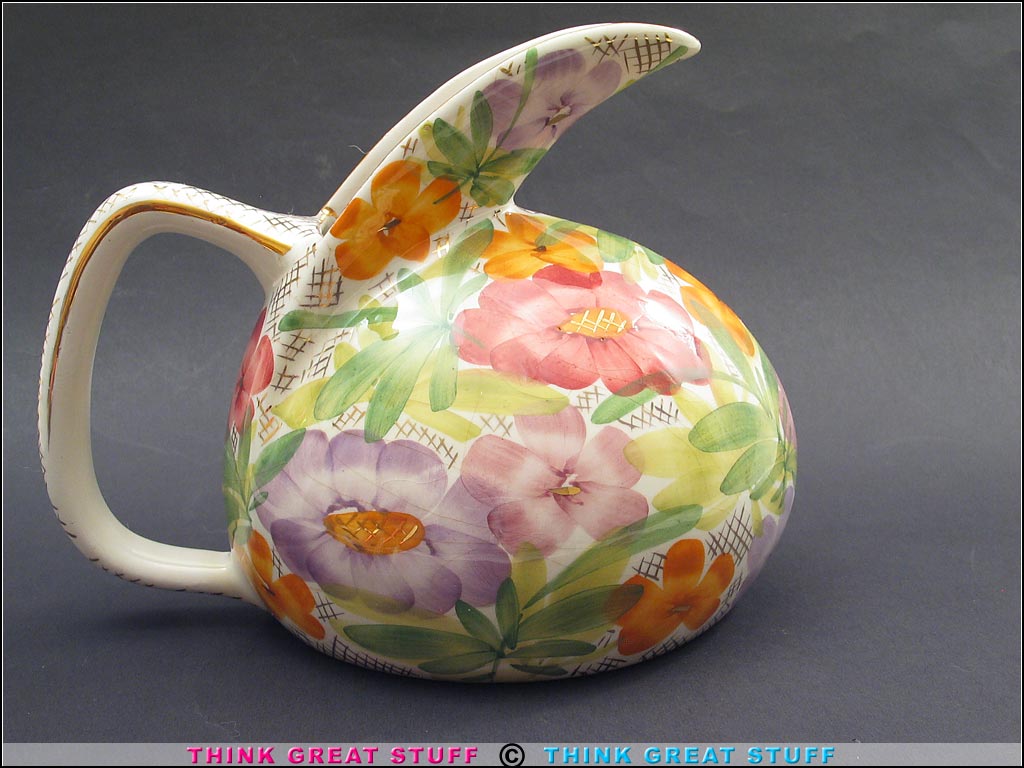 Photo 100_5040 Product photo #100_5040 of SKU 21001195 (1950s Italy-made Tilt Pitcher, Vibrant Hand-painted Flowers)