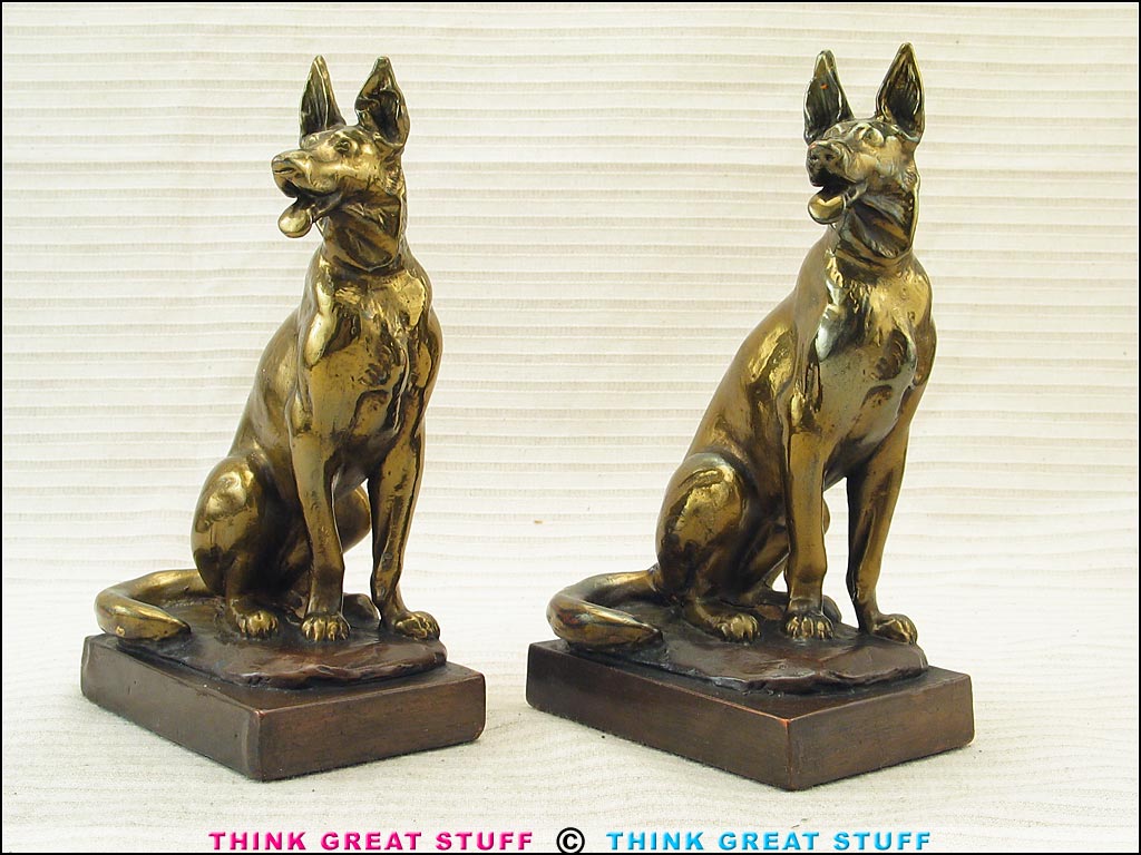 Photo 100_6580 Product photo #100_6580 of SKU 21001267 (“German Shepherd” Dog 1920s Pompeian Bronze Antique Bookends)