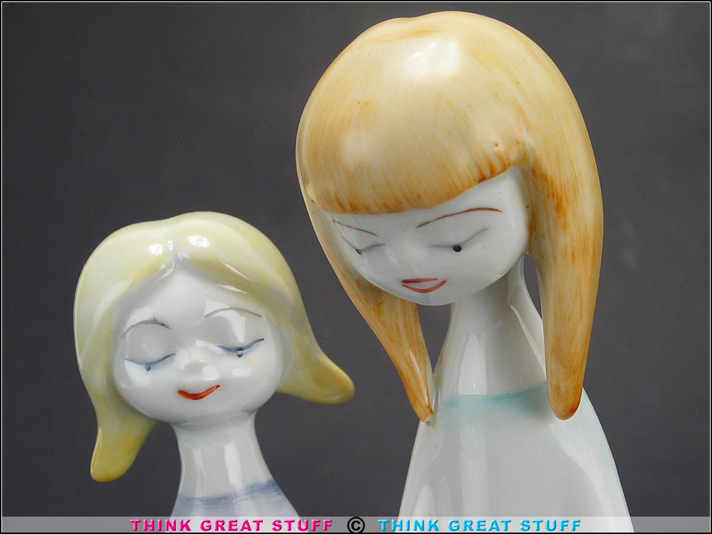 Product photo #100_8241 of SKU 21004001 (Hollohaza 1950s “Two Girls Reading” Porcelain Figurine)