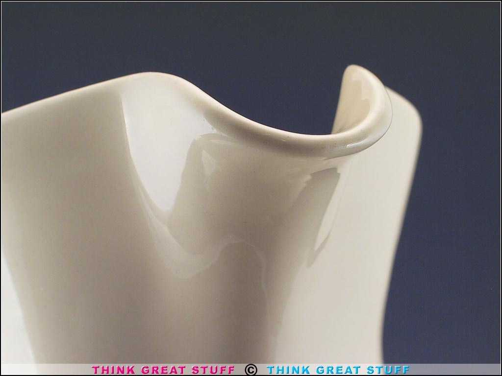 Product photo #100_8560 of SKU 21004004 (1940s Franciscan Desert Rose Pitcher, USA Rare Early Piece)