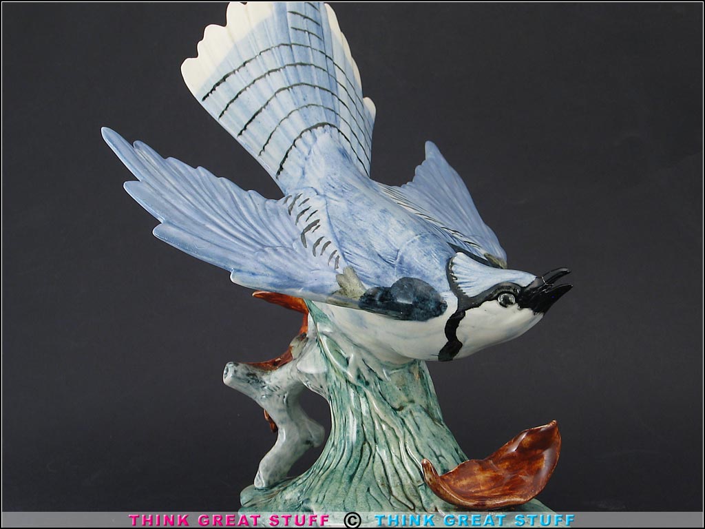 Product photo #100_8680 of SKU 21004010 (STANGL USA Bluejay #3716 Blue Jay with Leaf, Bird Figurine)
