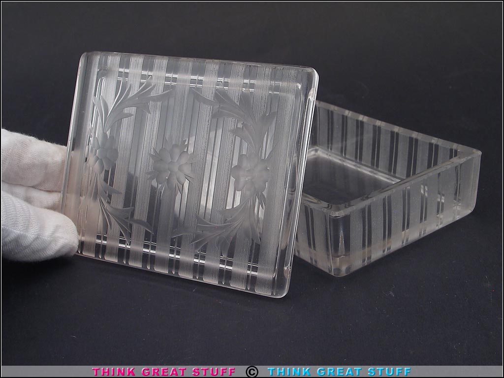 Photo 100_8720 Product photo #100_8720 of SKU 21004011 (1920s Art Deco Period Cut Glass Box, Floral & Leaves Motif)
